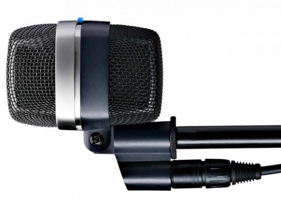 AKG D12VR