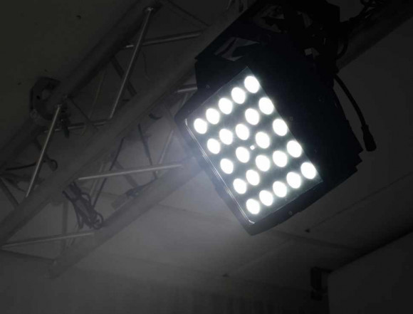 EUROLITE LED IP PAD 24x8W QCL