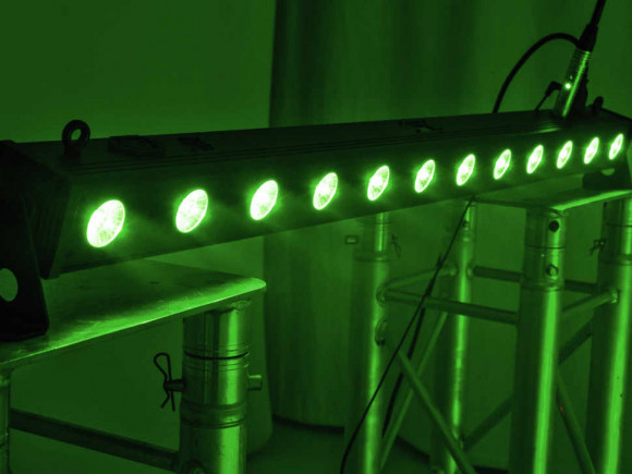 EUROLITE LED BAR-12 QCL RGBA Bar