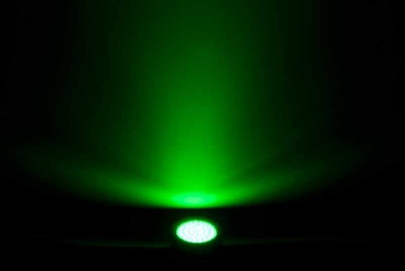CHAUVET-DJ Slim Par 64 RGBA CHAUVET-DJ Slim Par 64 RGBA